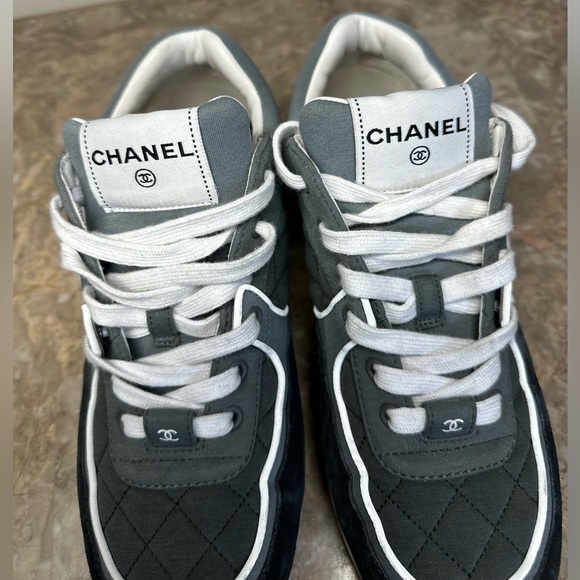 Chanel 2023 interlocking CC logo sneakers size 39 - Picture 2 of 12